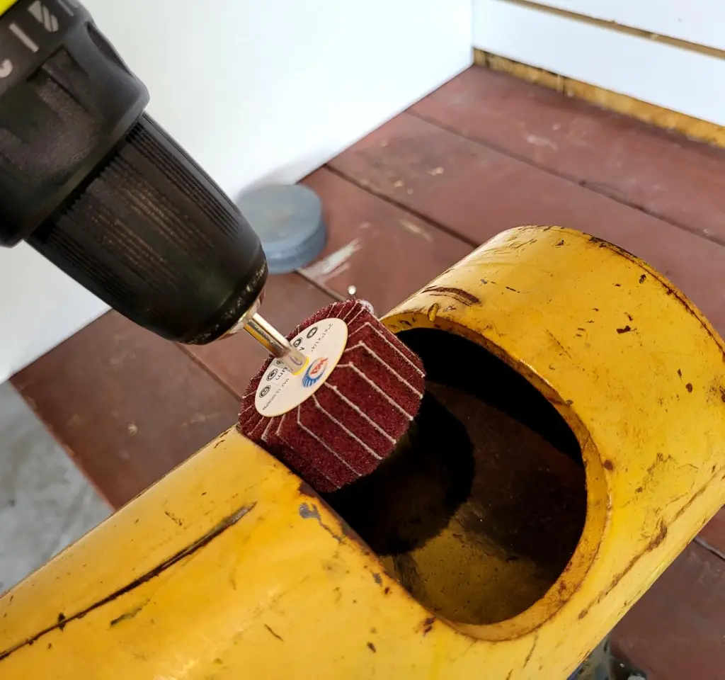 30X30X6 فرشة صنفرة بشرائح متداخلة لباد ( راق و راق) ماركة وان تو ثري خشانة #80 (3).webp