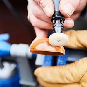 عجلة تلميع من DREMEL – قطر 26 مم – نعومة 120# – 3 قطع.webp